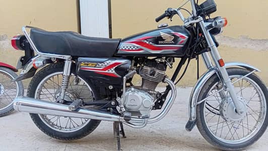 Honda CG 125 2024 Model – Excellent Condition, Clean Bike, Lahore