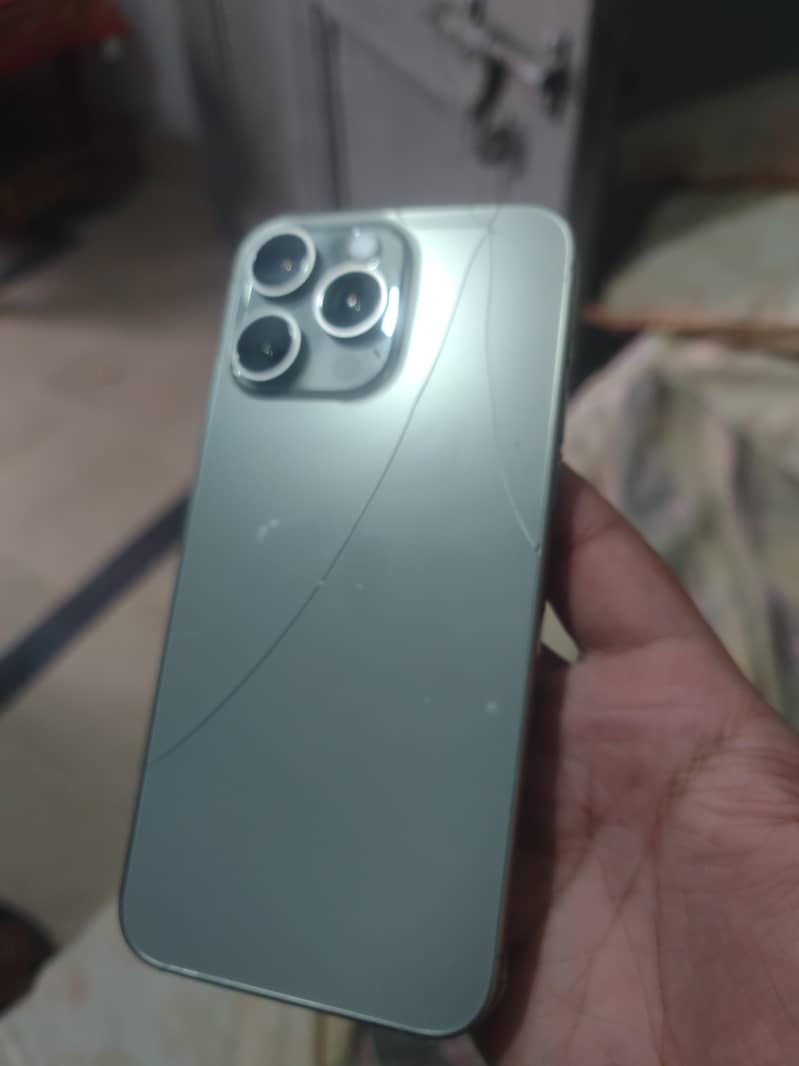 Apple iPhone 15 Pro Max 1