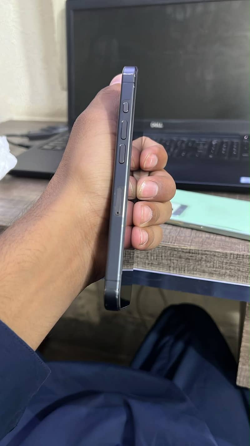 Apple iPhone 15 Pro 1