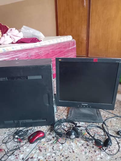 Complete Computer System with LCD for Sale