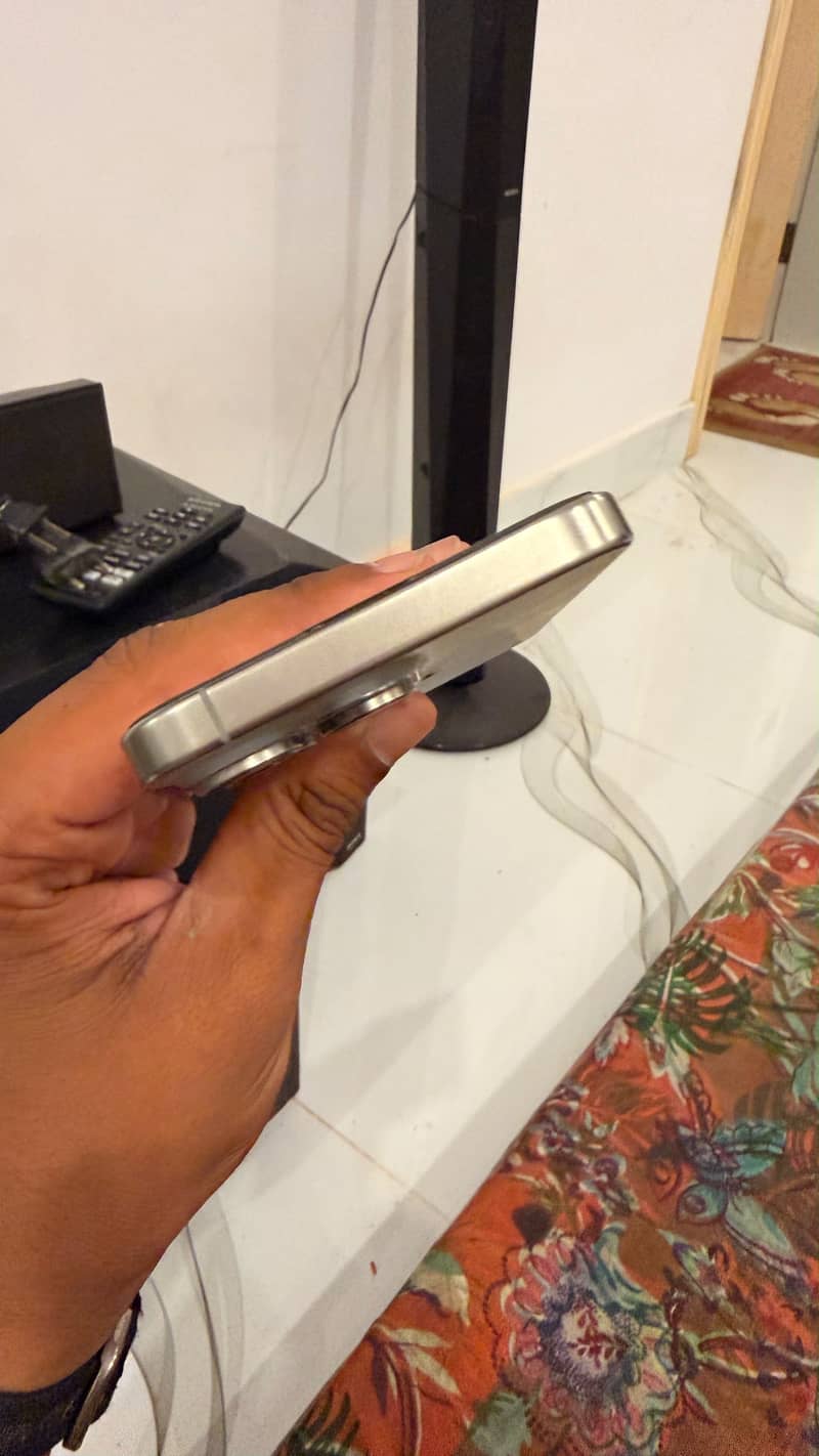 Apple iPhone 15 Pro Max 3