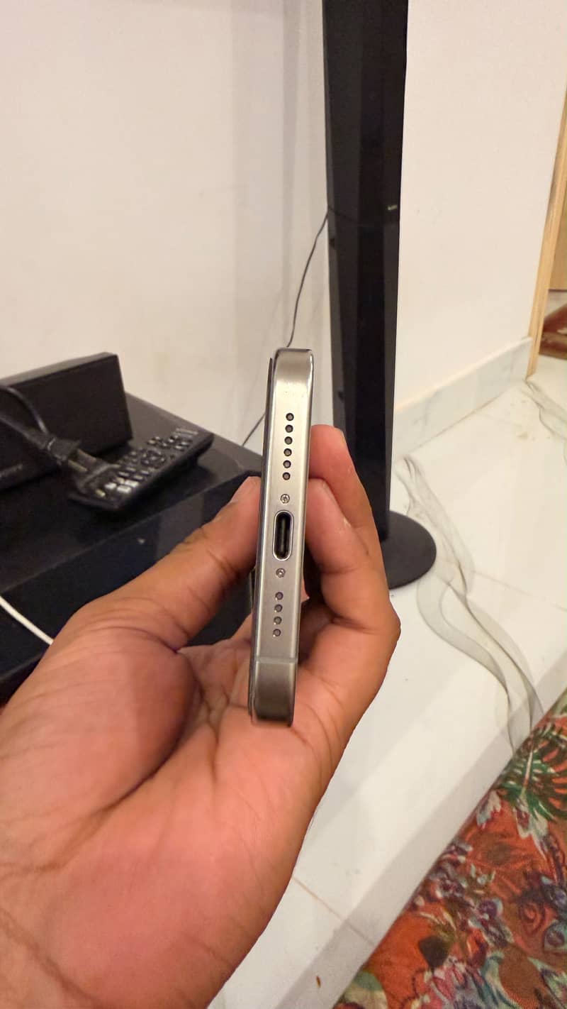 Apple iPhone 15 Pro Max 7