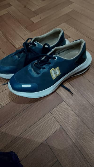 second hand shoes in 10/10 condition