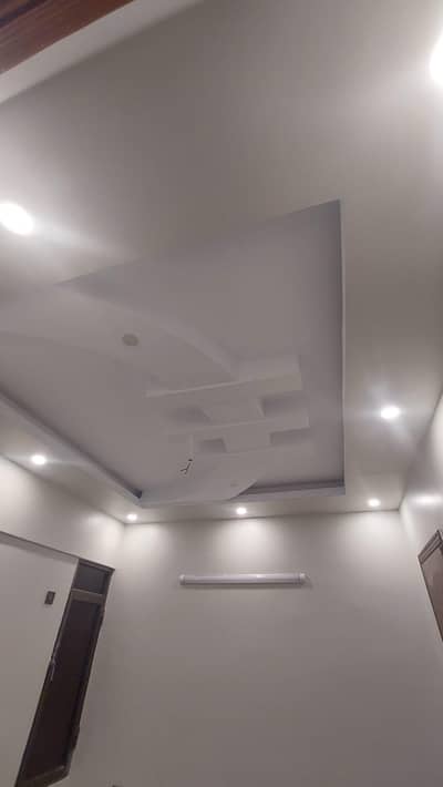 Just Like New 180 Yards G+3 West Open Leased Bungalow In Boundary Walled Society Block 4 Gulistan E Jauhar Near Main University Road And Near To Main Road