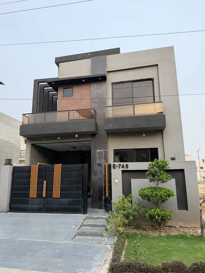 Just 6-Month-Used 5 Marla House for Sale in E Block, Central Park, Lahore