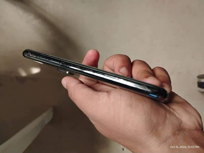 Apple iPhone X 3