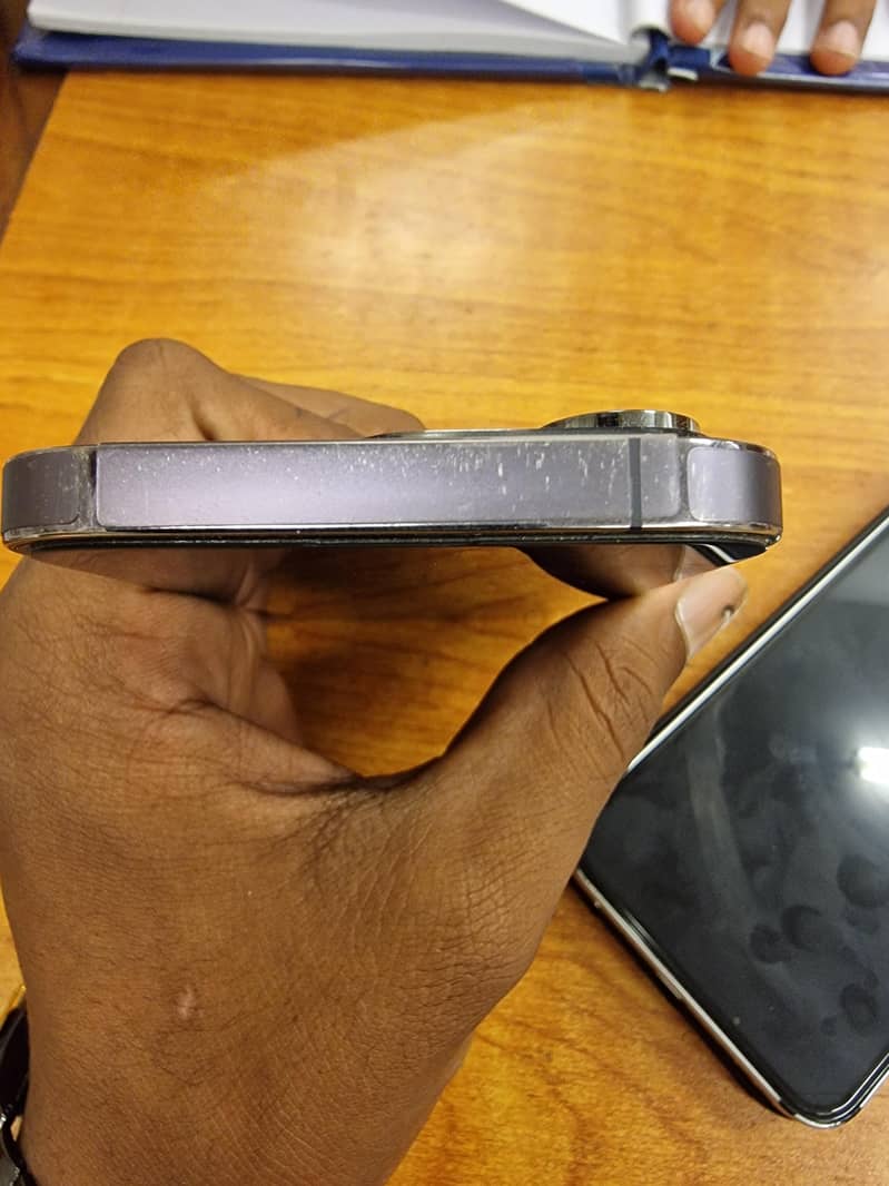 Apple iPhone 14 Pro 0