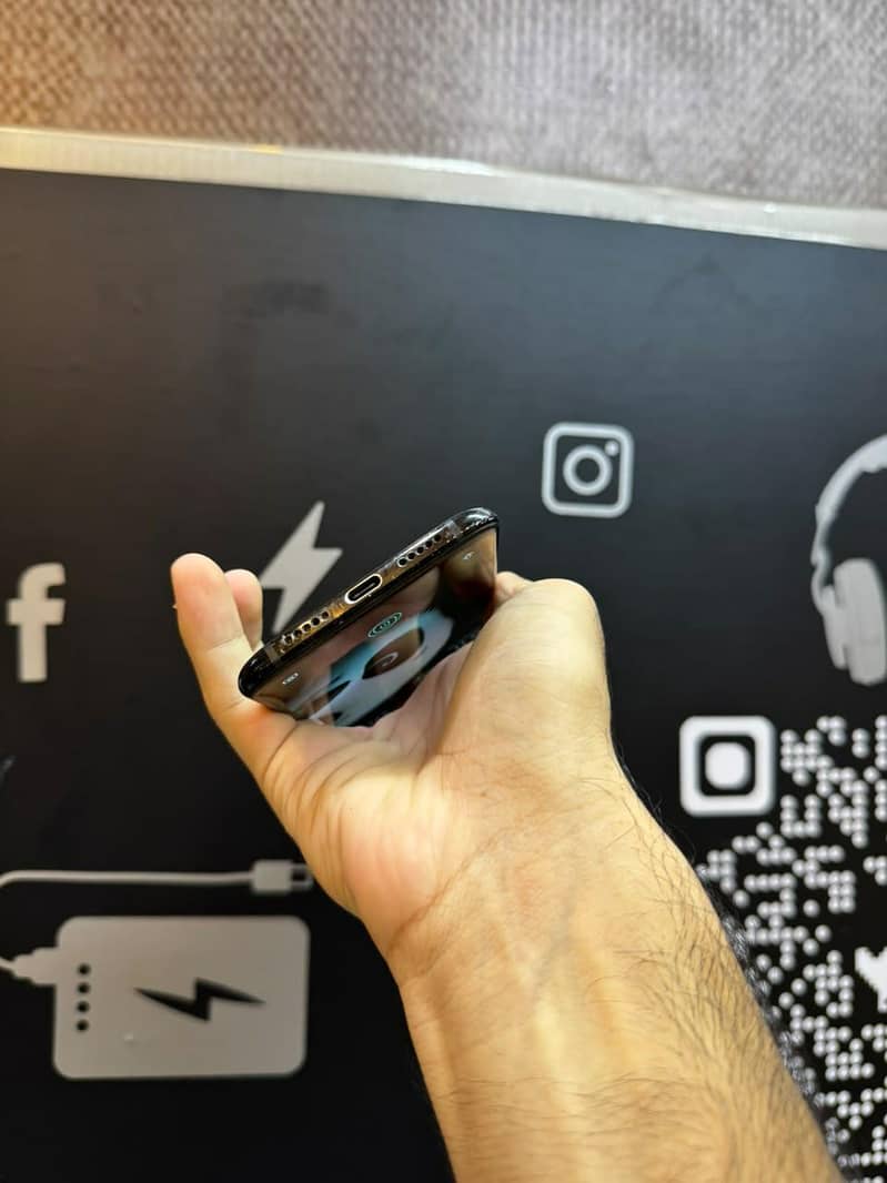 One Plus 6T 3