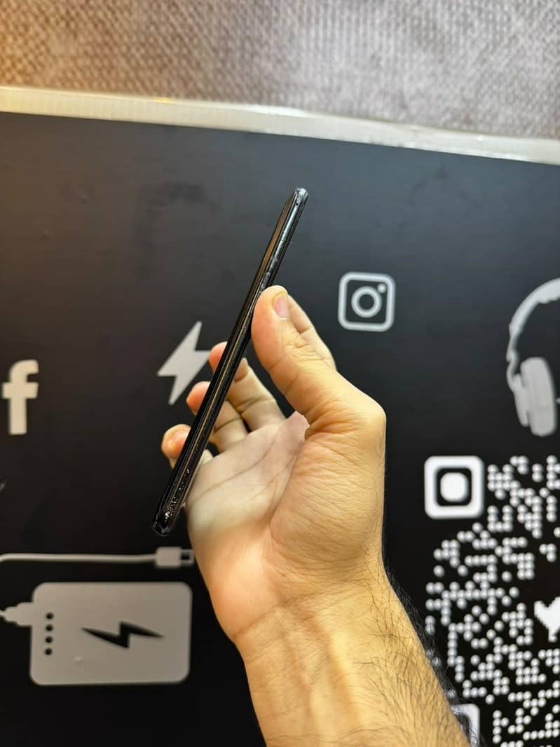 One Plus 6T 4