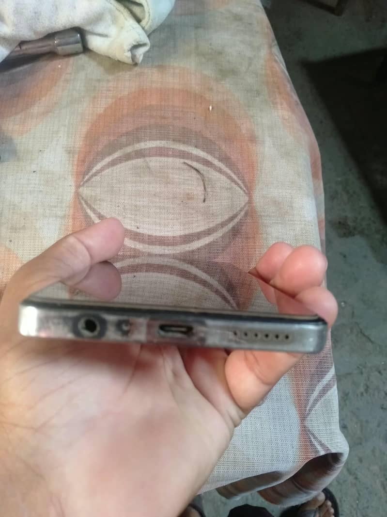 Tecno CAMON 20 4