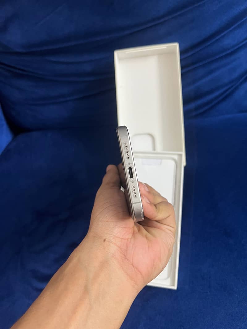 Apple iPhone 15 Pro Max (slightly negotiable) 4