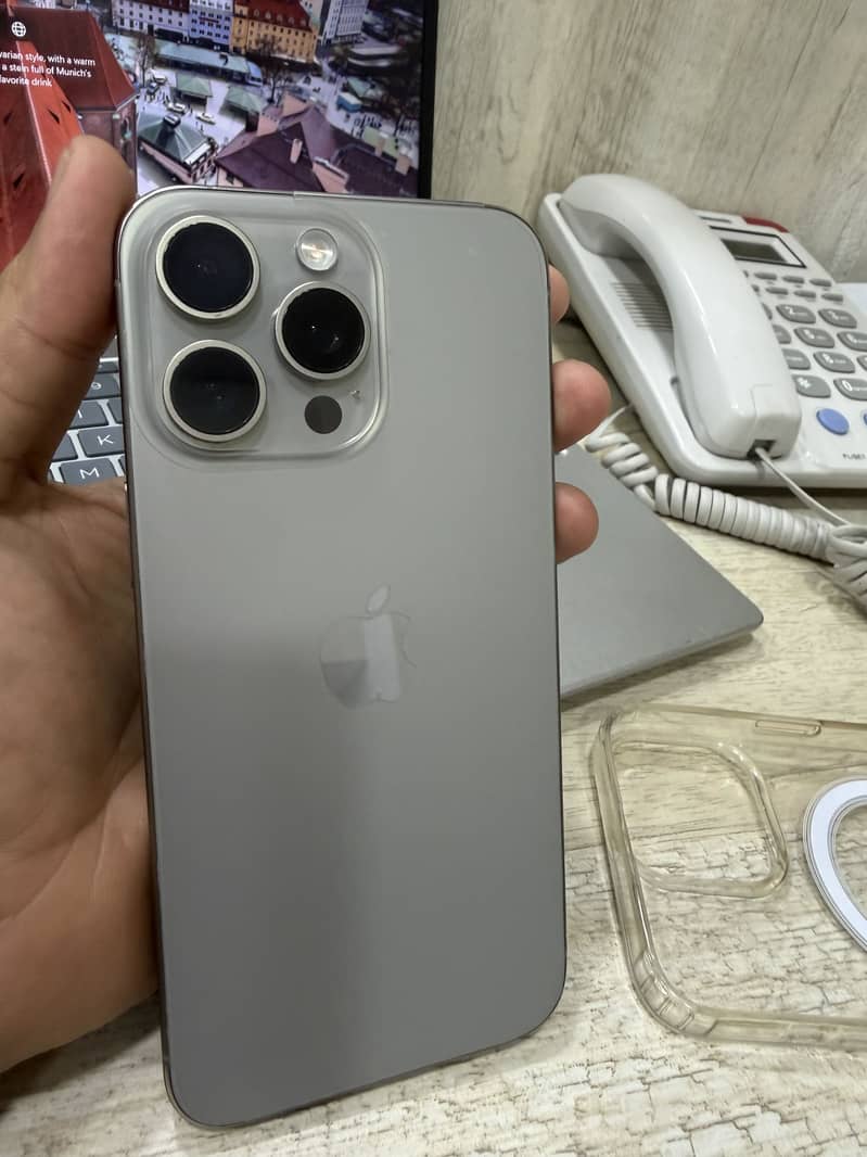 Apple iPhone 15 pro max 1