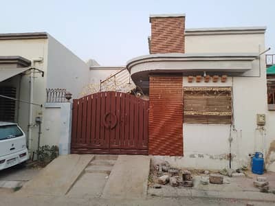 Facing Park 120 Square Yards House In Karachi Is Available For Sale