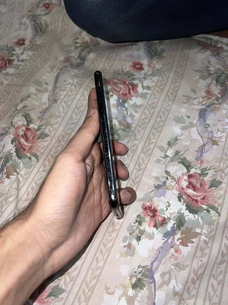 Apple iPhone X 0
