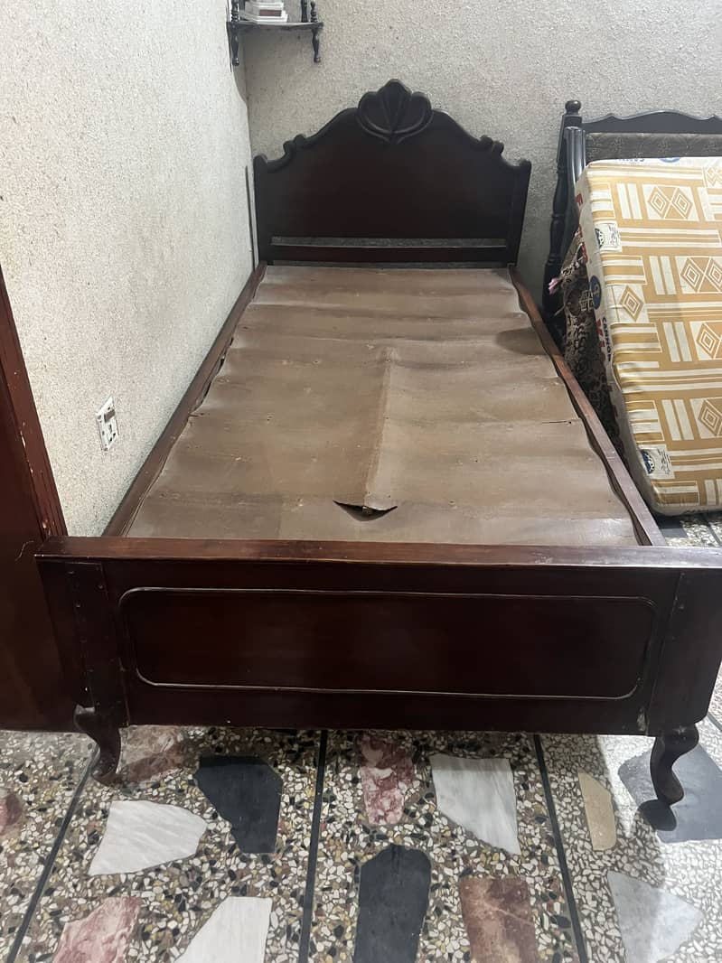 2 x Single Beds 1