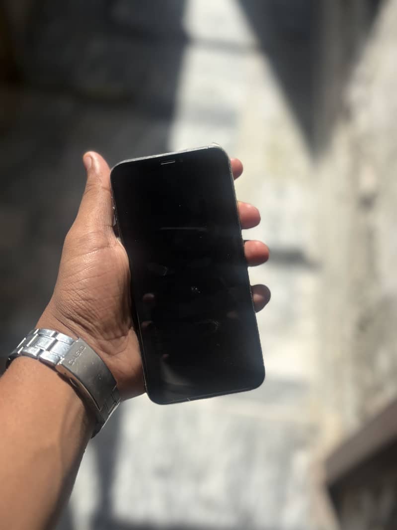 Apple iPhone X 3