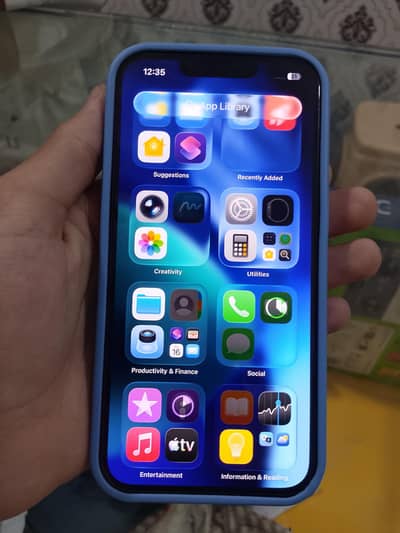 Apple iPhone 13