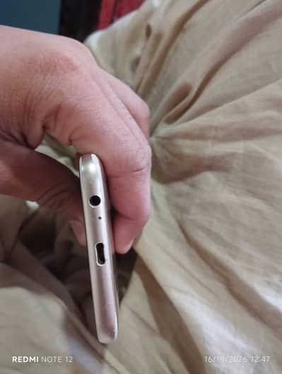 Samsung Mobile J6
