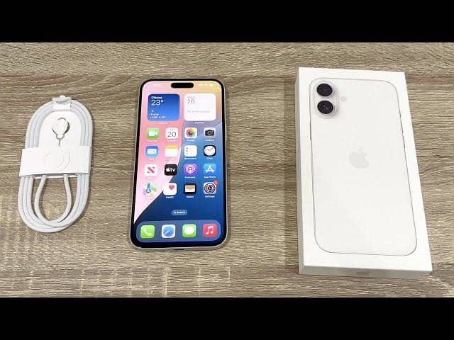Apple iPhone 16 0
