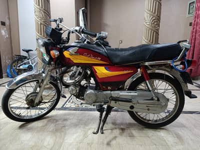 Honda CD 70 2003 Model  Good Condition, Lahore Registered