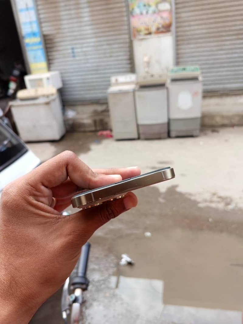 Apple iPhone 13 Pro Max 7