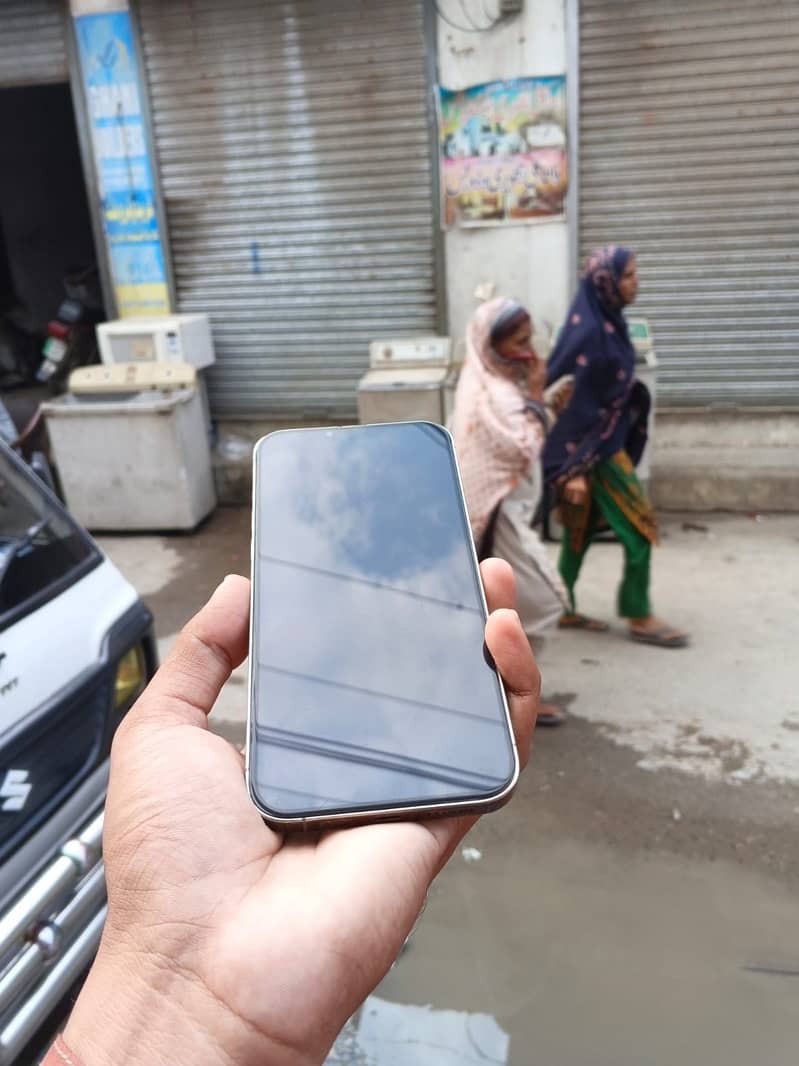Apple iPhone 13 Pro Max 8