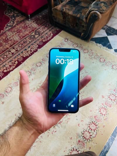 Apple iPhone 13
