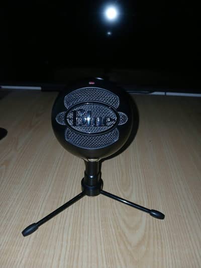 Blue Snowball iCE USB Condenser Microphone with Tripod Stand – Black