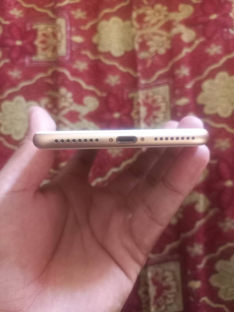 Apple iPhone 8 Plus 2