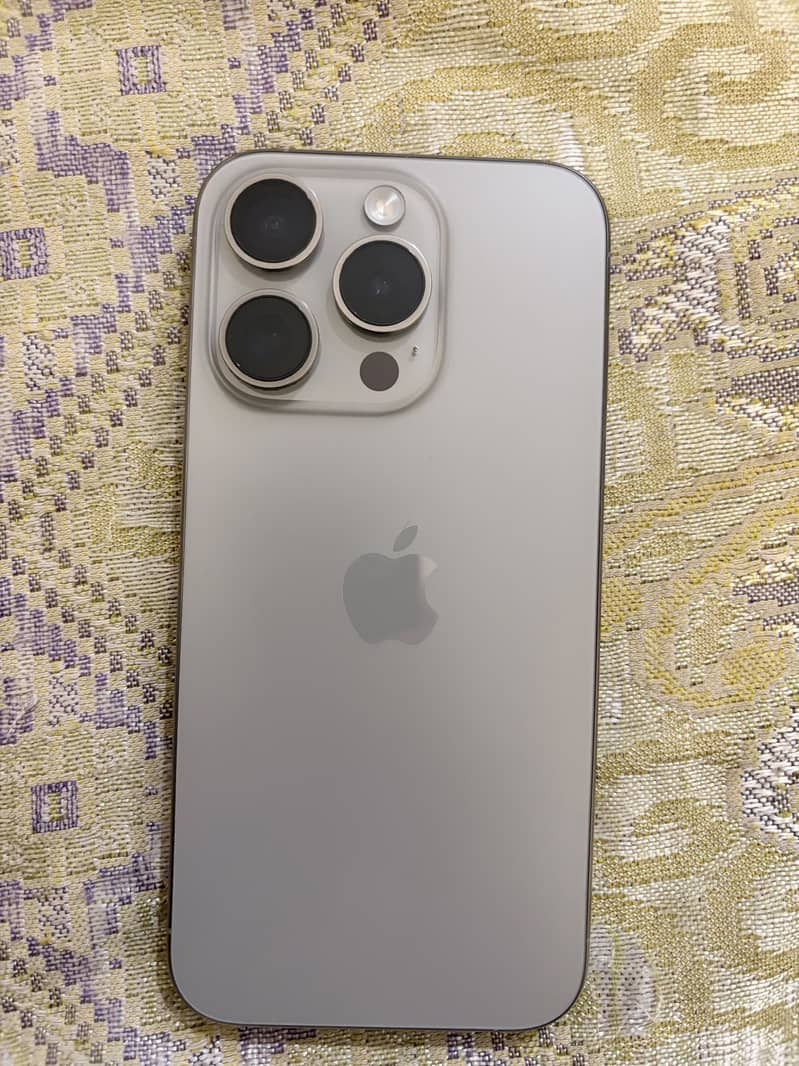 Apple iPhone 15 Pro 0