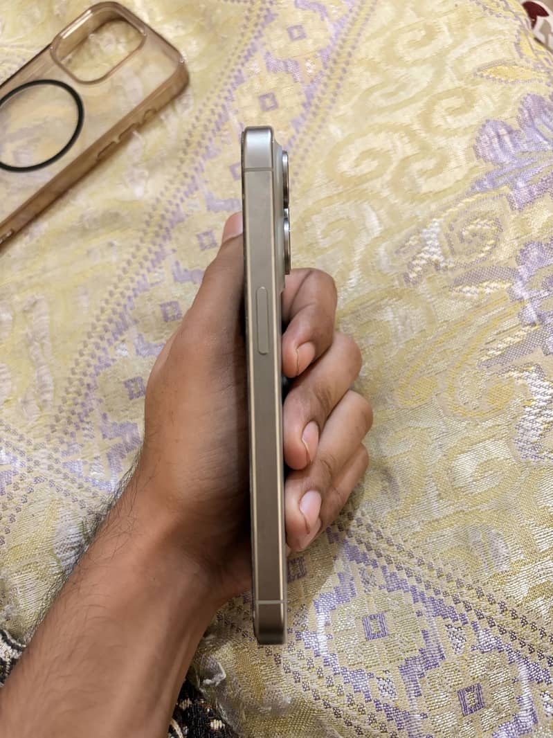 Apple iPhone 15 Pro 7