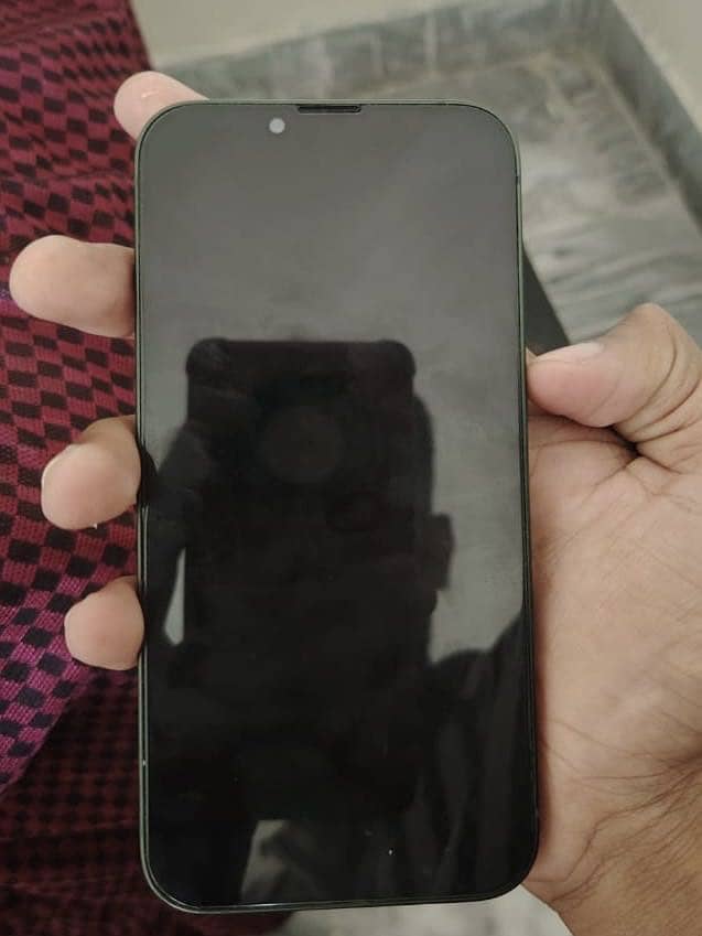 Apple iPhone 13 1