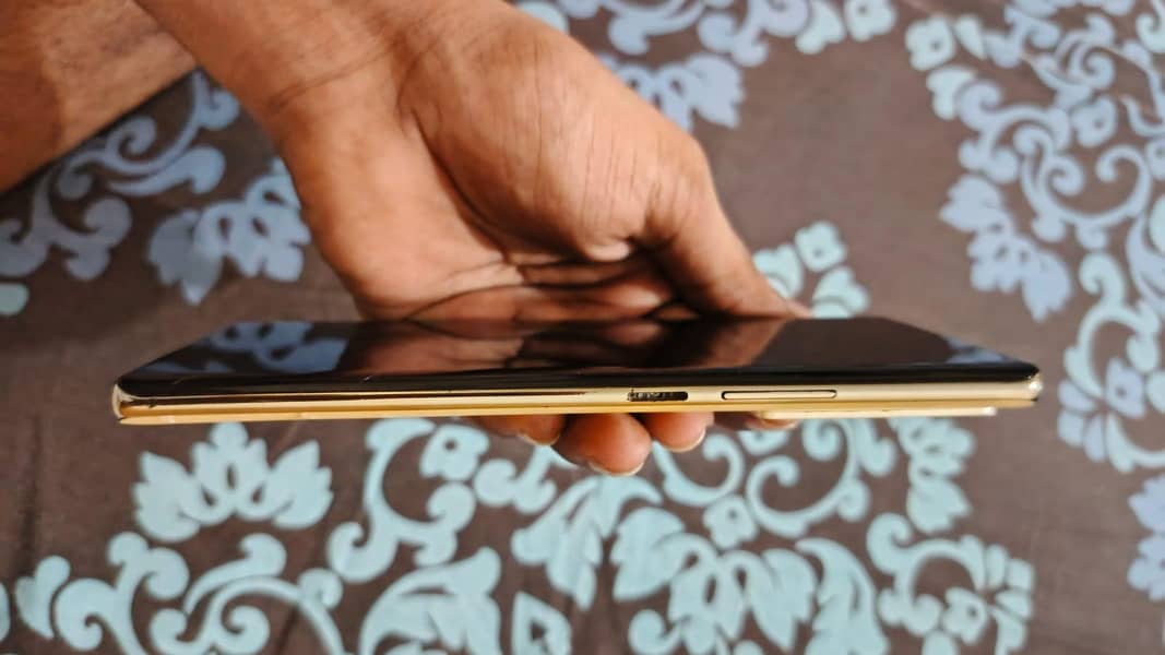 Infinix Note 40 Pro 3