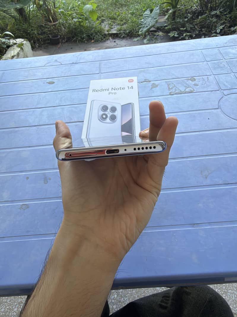 Xiaomi Redmi Note 14 Pro 1