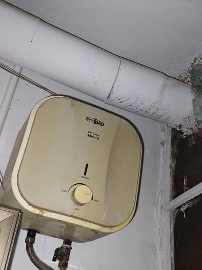 Super Asia electric geyser