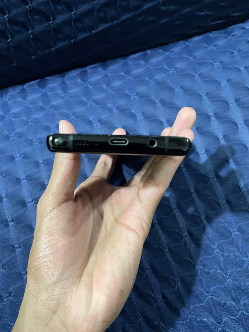 Samsung Mobile Note 8 1