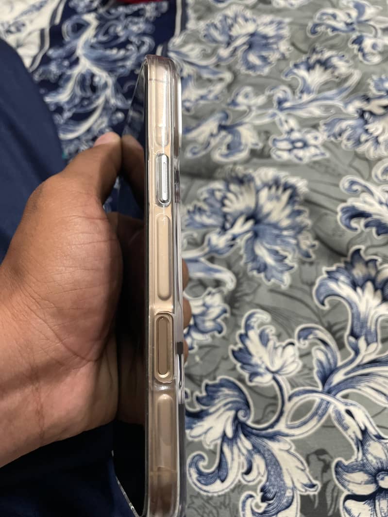Apple iPhone 16 Pro Max jv 5