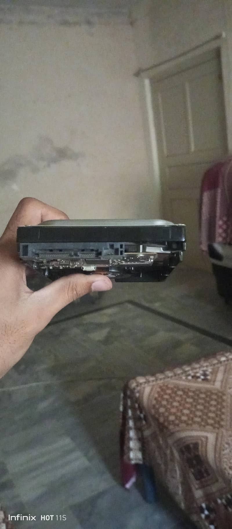 HITACHI 3