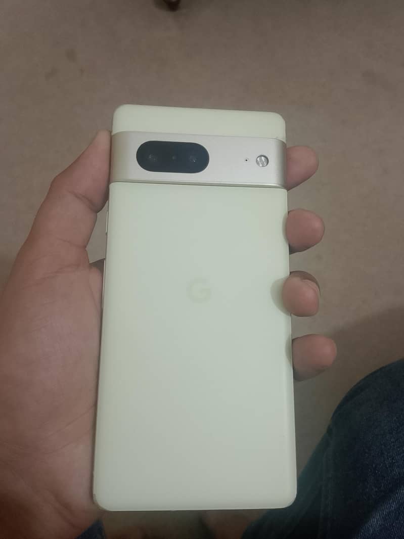 Google Pixel 7 4