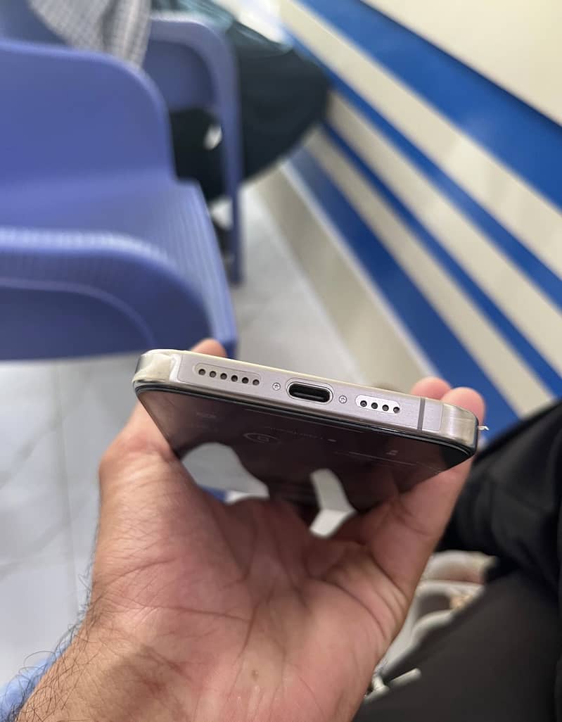 Apple iPhone 15 Pro Max 3