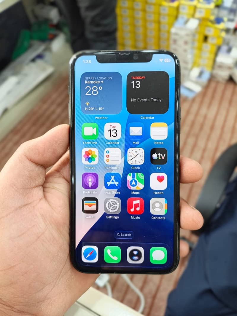 Apple iPhone 11 Pro 4