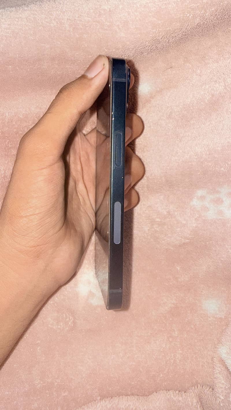 Apple iPhone 14 2