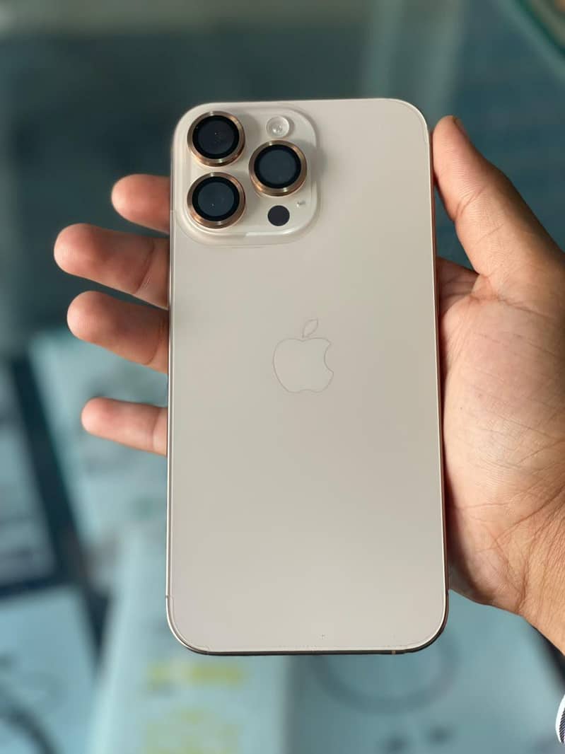 Apple iPhone 16 Pro Max 0