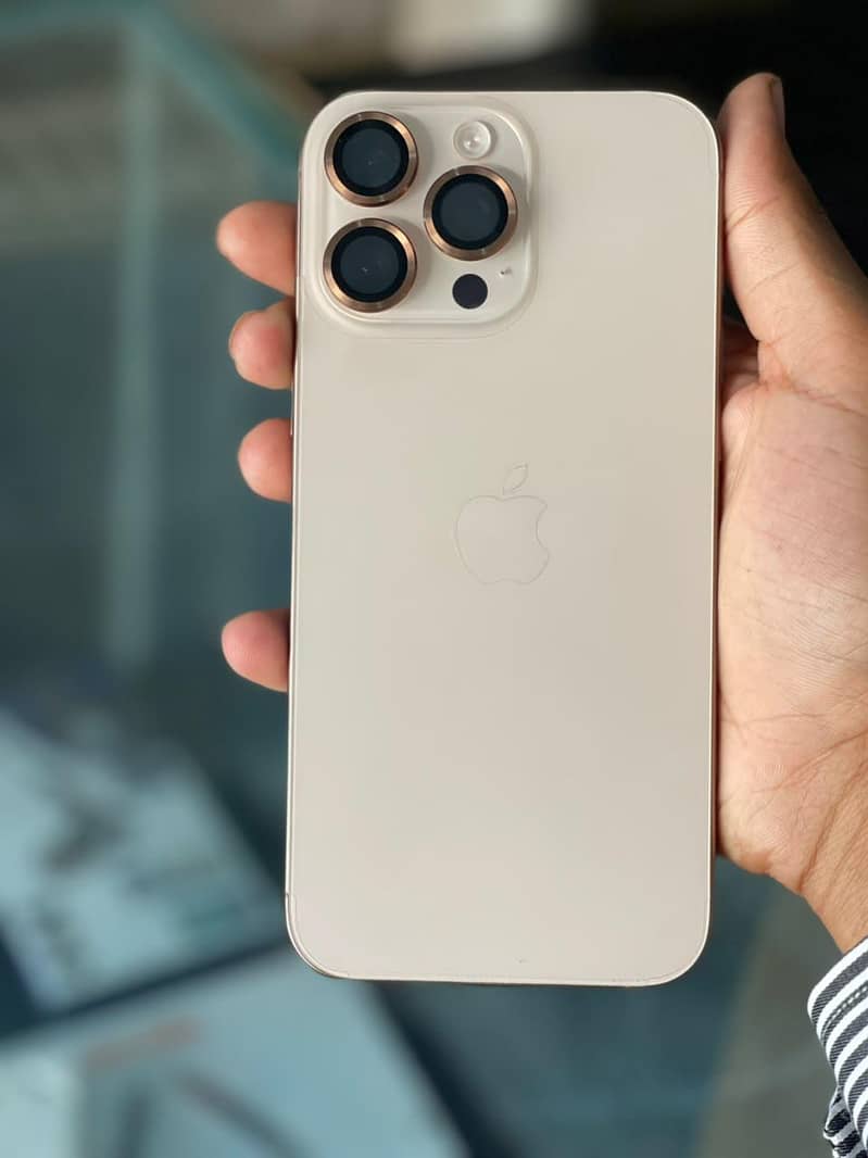 Apple iPhone 16 Pro Max 3