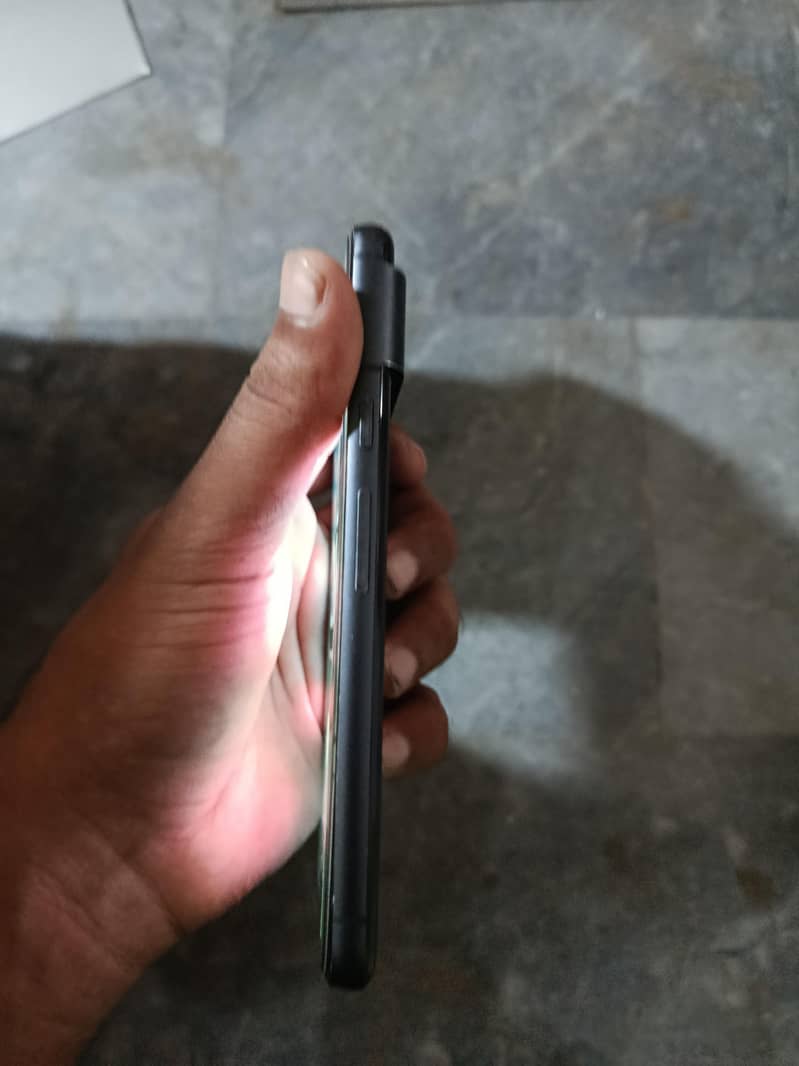 Google Pixel 8 4