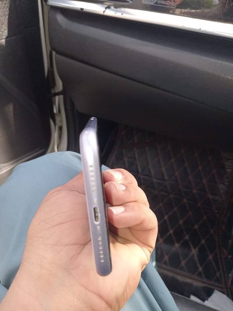 Apple iPhone 11 0