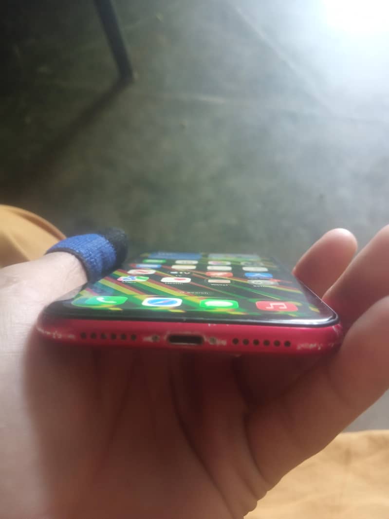 Apple iPhone 11 4