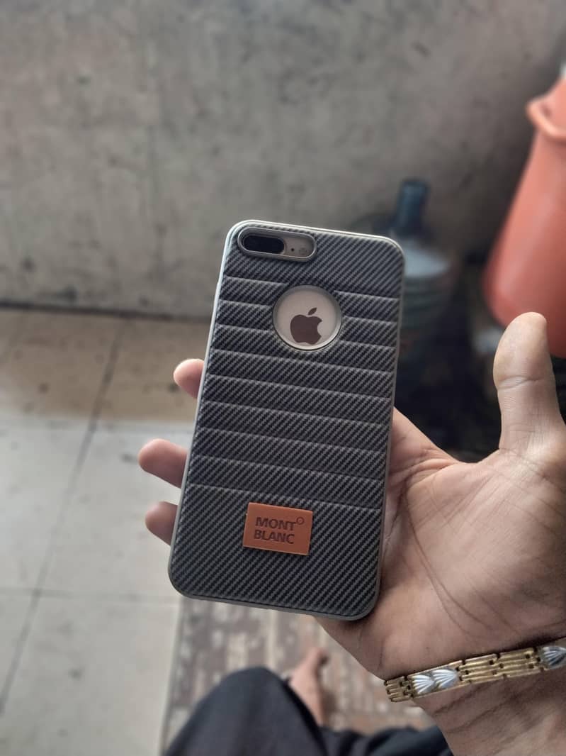 Apple iPhone 8 Plus 0