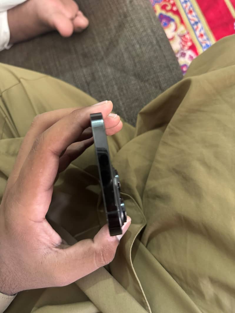 Apple iPhone 14 Pro Max 1