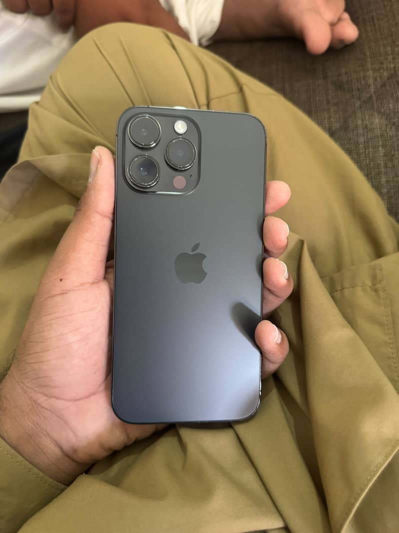 Apple iPhone 14 Pro Max 3